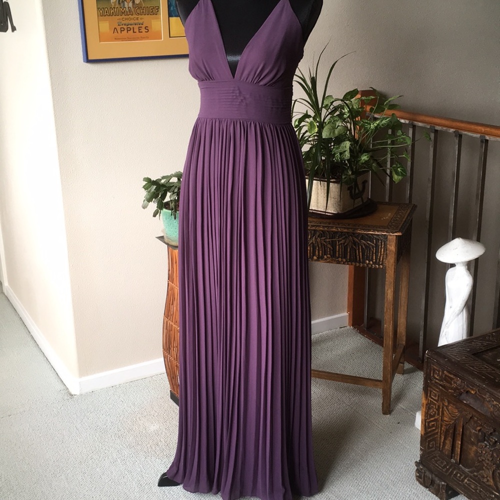 Lulu’s Purple pleated gown